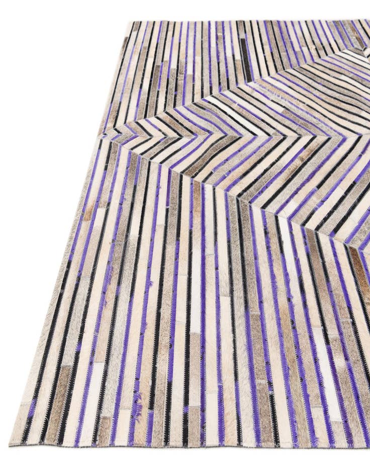 Detail image of  5' x 7' 10 Cowhide Stocks Rug