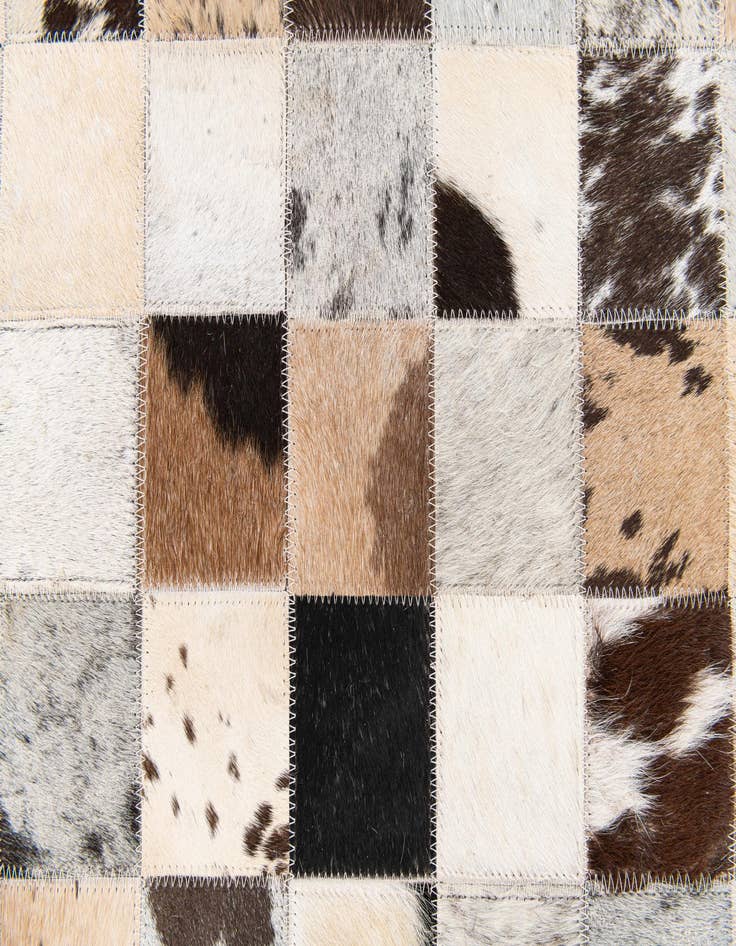Detail image of  5' x 7' 10 Cowhide Stocks Rug
