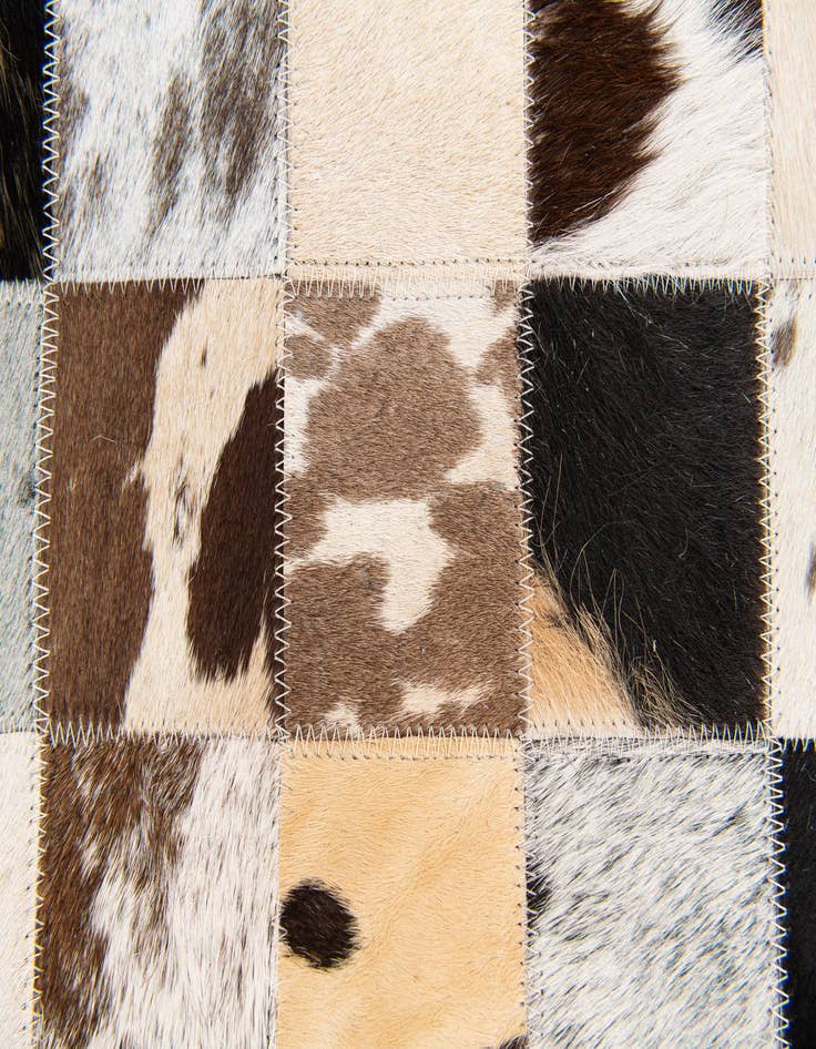 Detail image of  5' x 7' 10 Cowhide Stocks Rug
