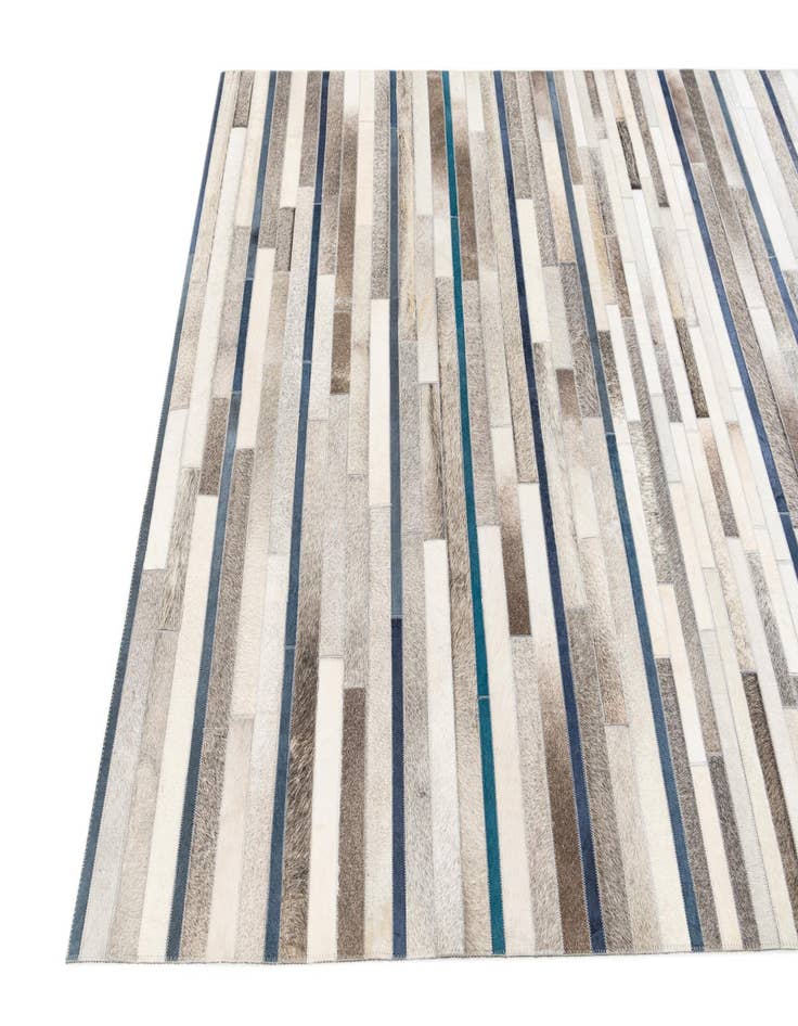 Detail image of  5' x 7' 10 Cowhide Stocks Rug