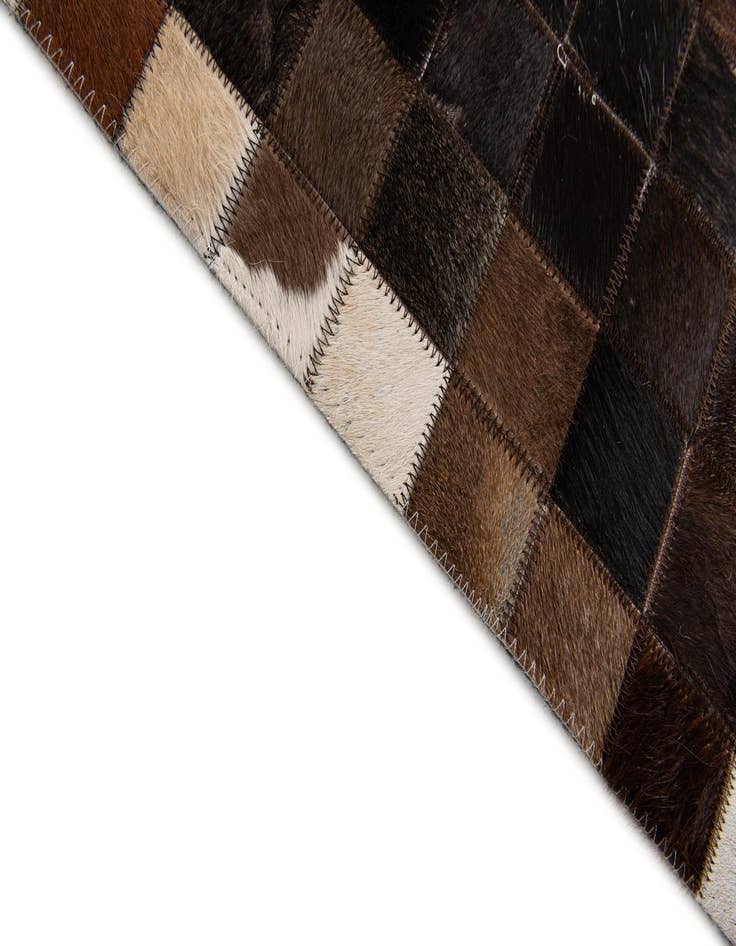 Detail image of  5' x 7' 10 Cowhide Stocks Rug