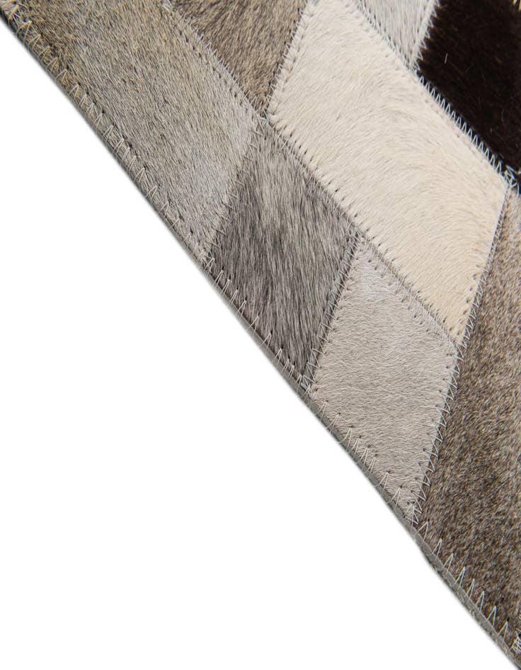Detail image of  5' x 7' 10 Cowhide Stocks Rug