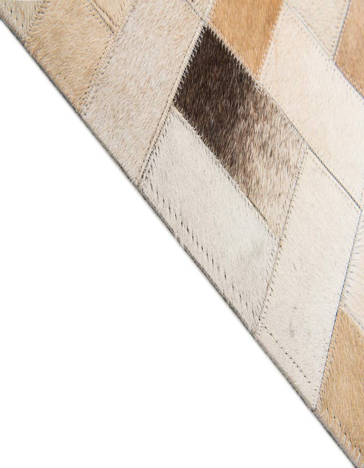 Detail image of  5' 1 x 8' Cowhide Stocks Rug