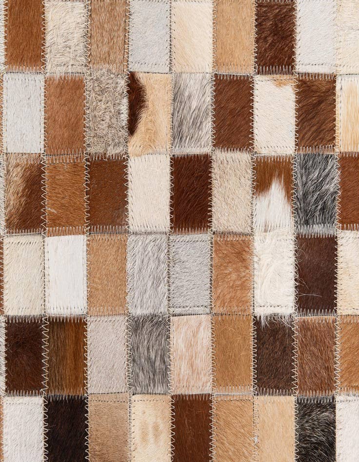 Detail image of  5' x 7' 10 Cowhide Stocks Rug
