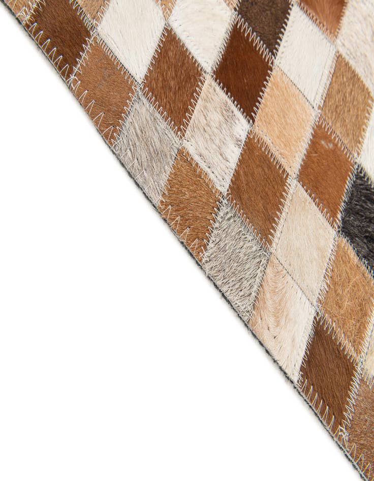 Detail image of  5' x 7' 10 Cowhide Stocks Rug