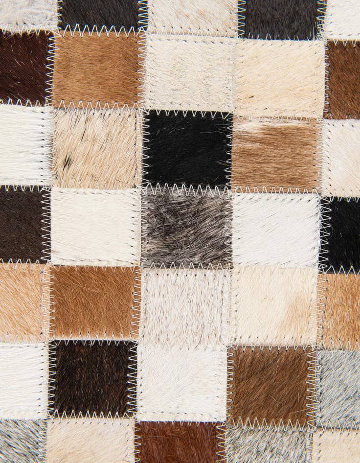 Detail image of  5' x 7' 10 Cowhide Stocks Rug