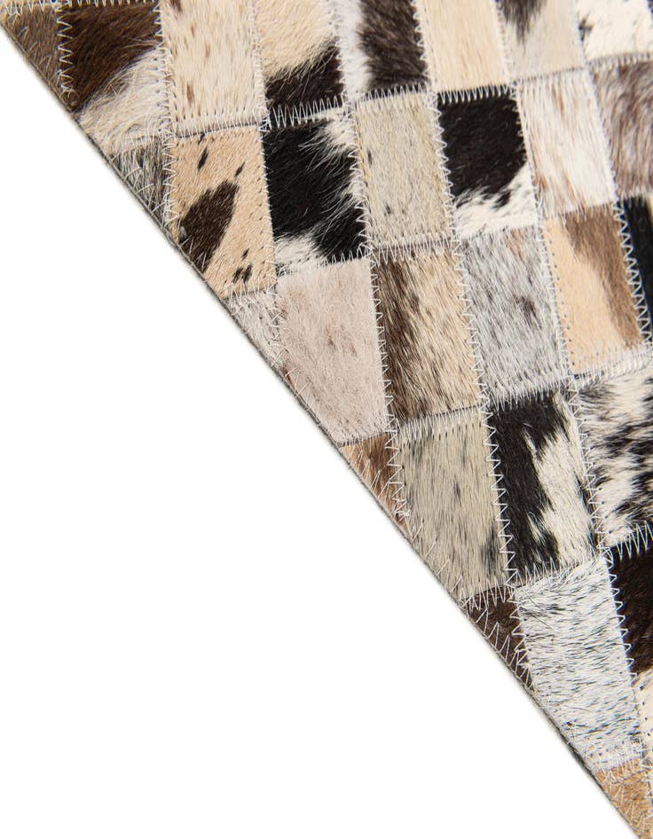 Detail image of  5' x 7' 10 Cowhide Stocks Rug