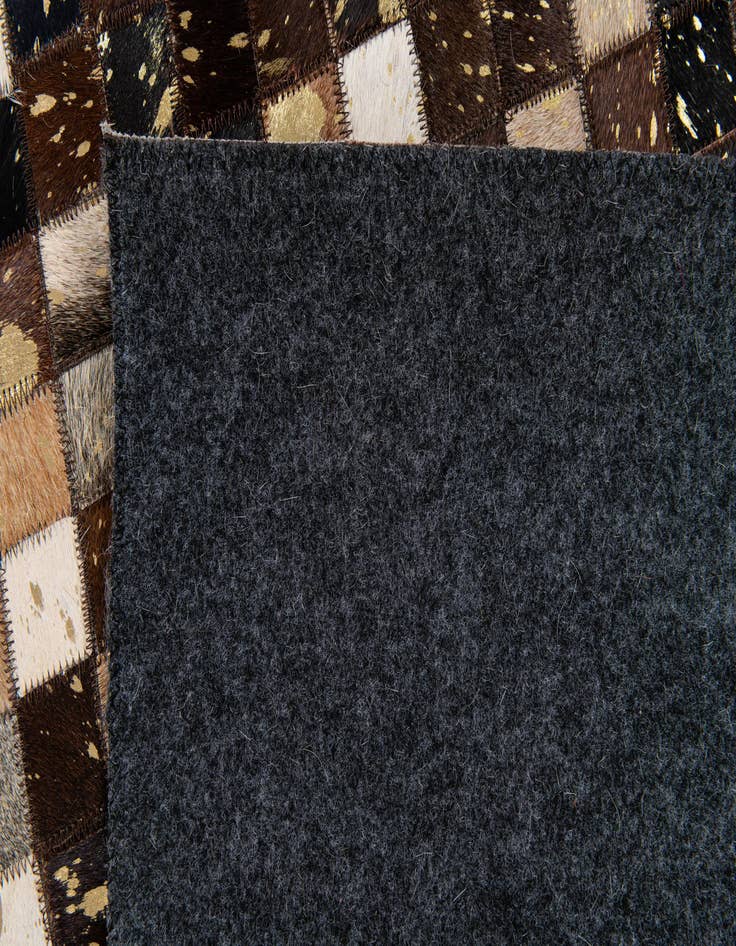 Detail image of  5' x 7' 10 Cowhide Stocks Rug