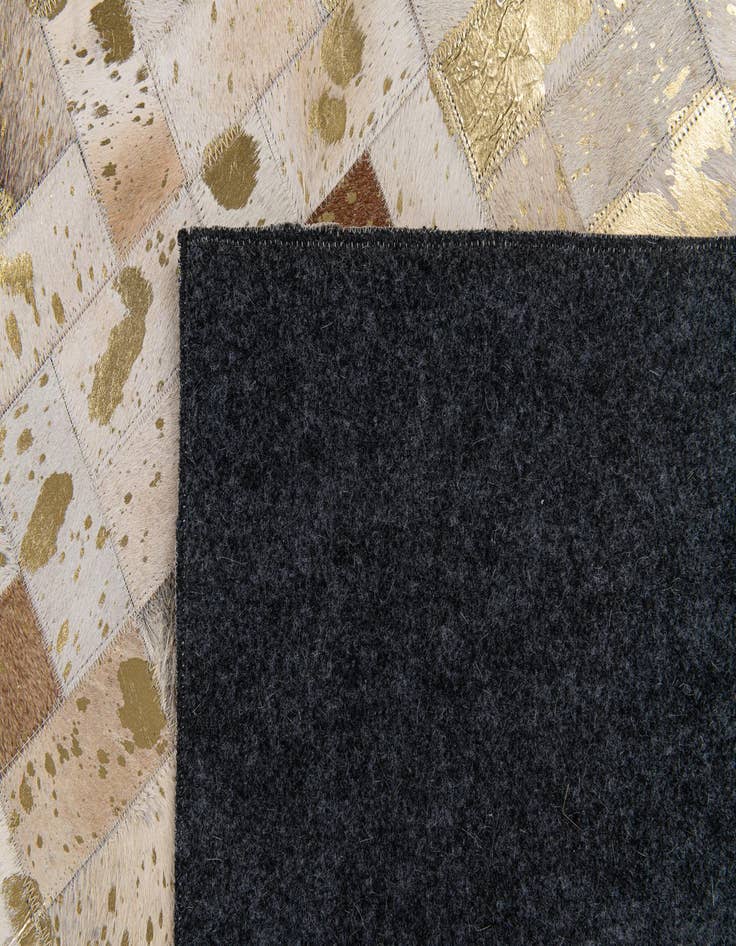 Detail image of  5' 1 x 8' 1 Cowhide Stocks Rug