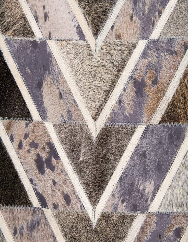 Detail image of  5' x 7' 10 Cowhide Stocks Rug