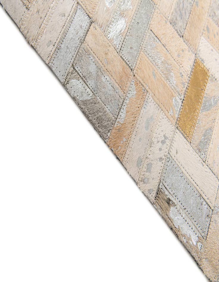 Detail image of  5' x 7' 10 Cowhide Stocks Rug