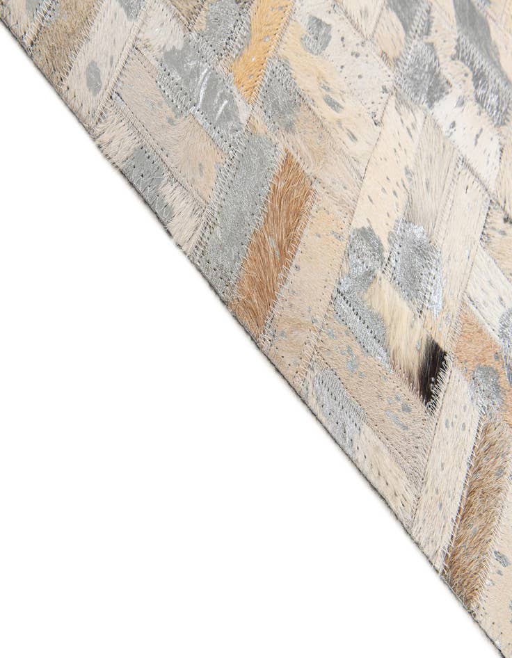 Detail image of  4' 11 x 8' Cowhide Stocks Rug