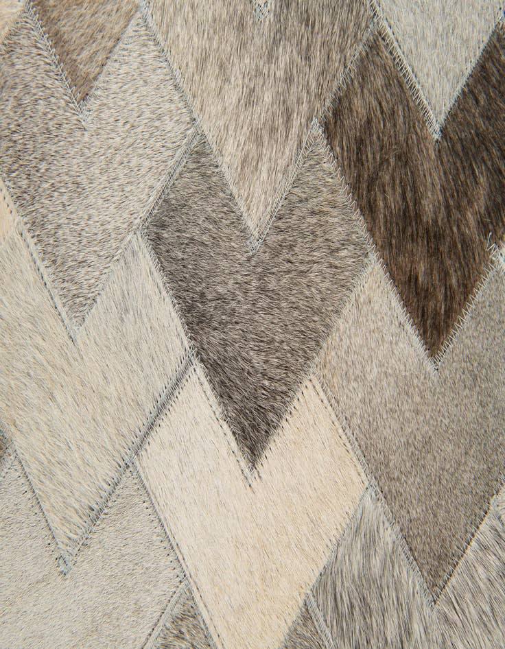 Detail image of  4' 7 x 6' 7 Cowhide Stocks Rug