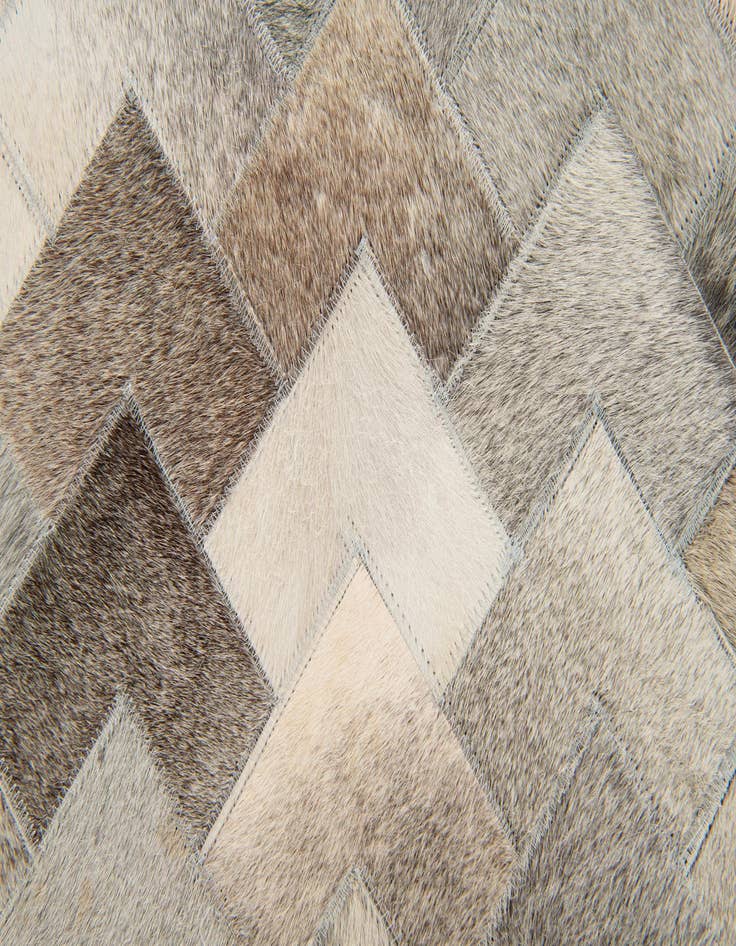 Detail image of  4' 9 x 6' 6 Cowhide Stocks Rug