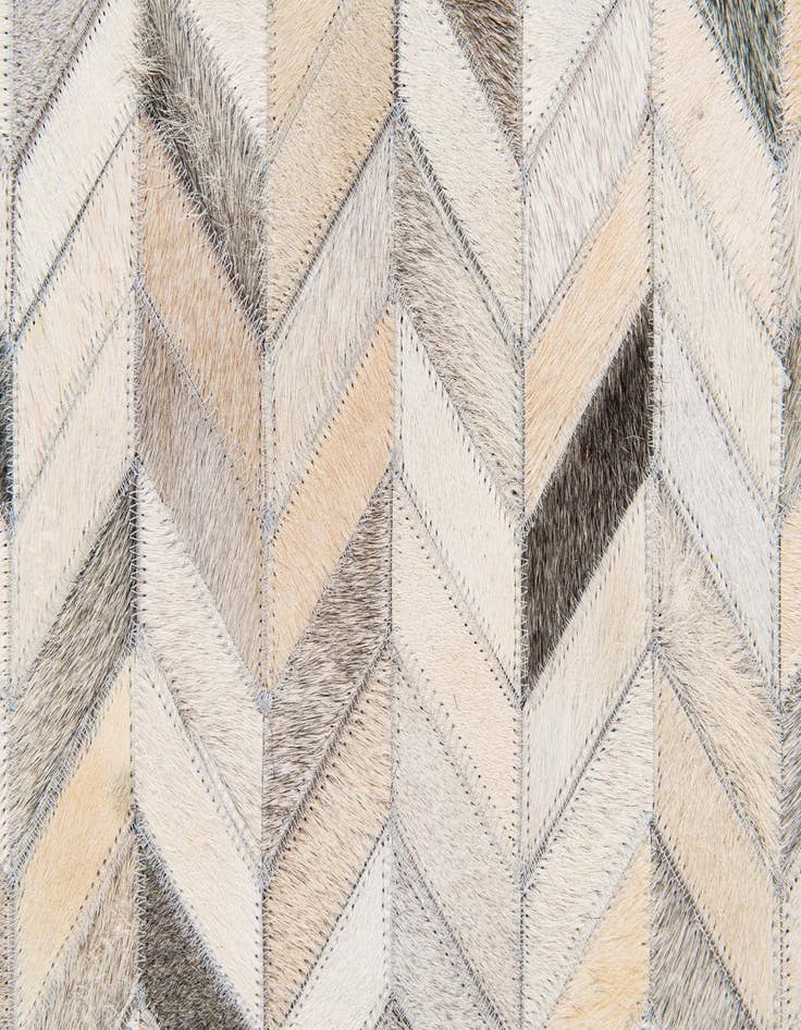 Detail image of  4' 7 x 6' 7 Cowhide Stocks Rug