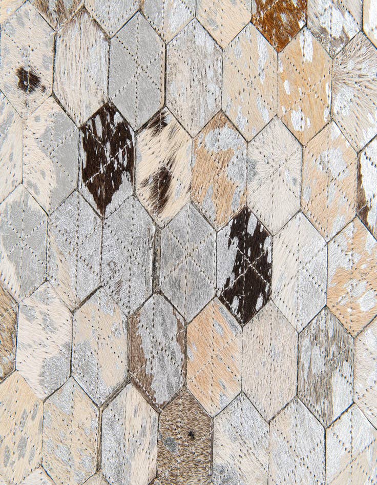 Detail image of  4' 9 x 6' 9 Cowhide Stocks Rug