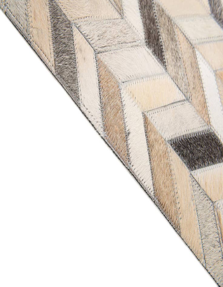 Detail image of  4' x 6' 1 Cowhide Stocks Rug