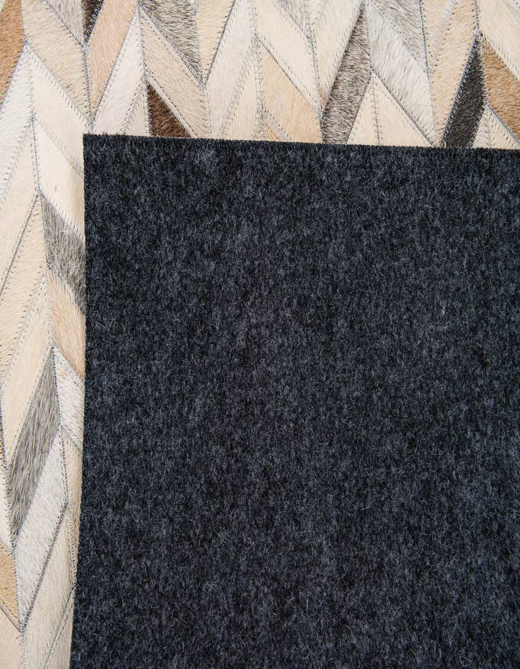 Detail image of  4' x 6' 1 Cowhide Stocks Rug