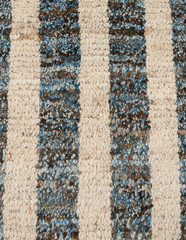 Detail image of  6' 11 x 9' 8  Hand Knotted Darya Wool Rug