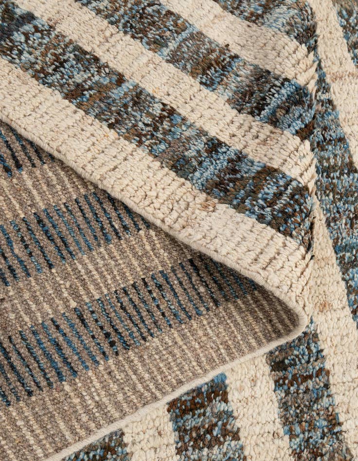 Detail image of  6' 11 x 9' 8  Hand Knotted Darya Wool Rug