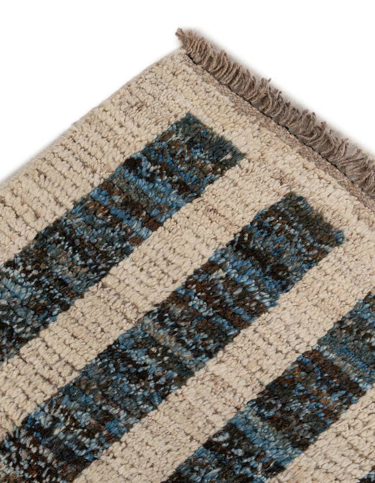 Detail image of  6' 11 x 9' 8  Hand Knotted Darya Wool Rug