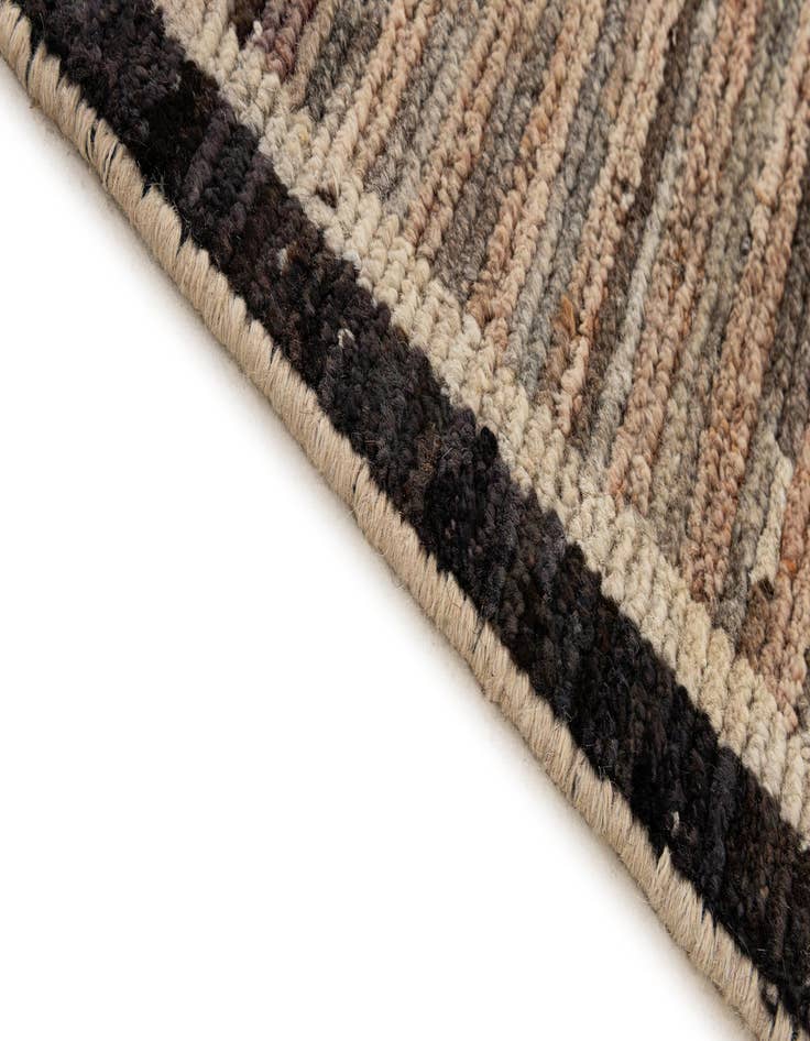 Detail image of  8' 2 x 9' 10  Hand Knotted Darya Wool Rug