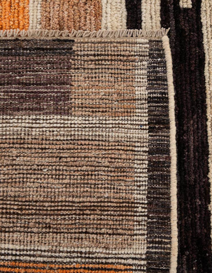 Detail image of  8' 2 x 9' 10  Hand Knotted Darya Wool Rug