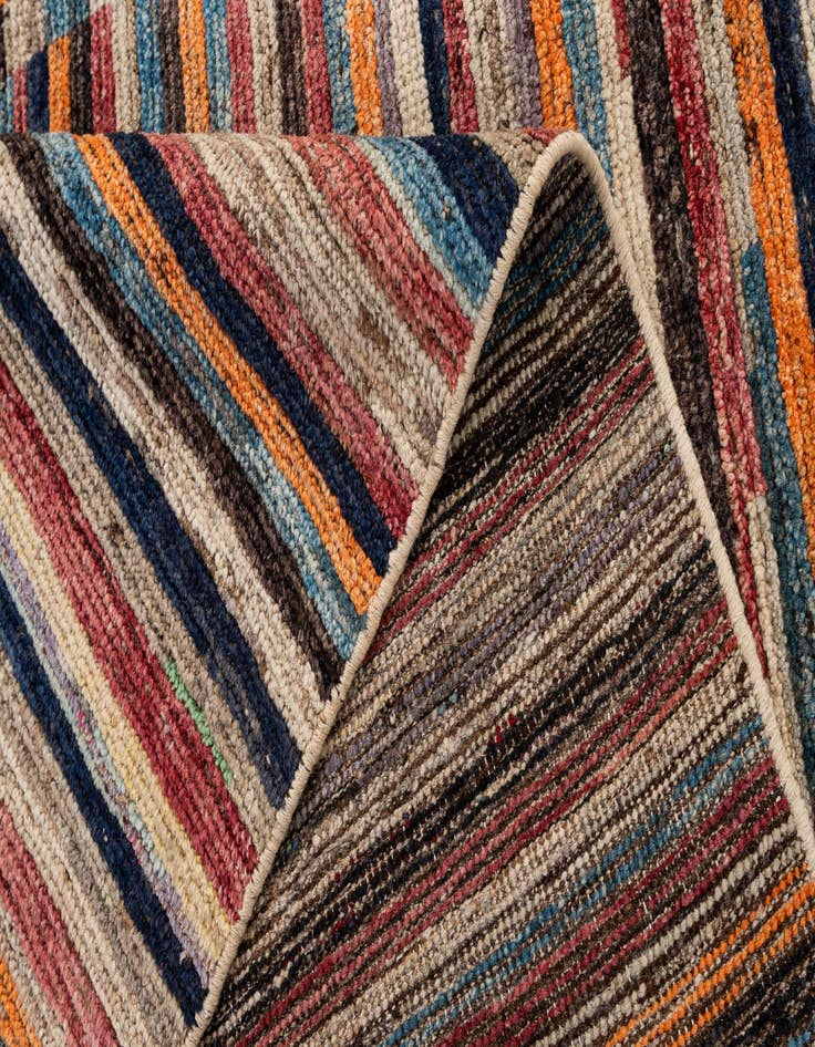 Detail image of  8' 2 x 9' 11  Hand Knotted Darya Wool Rug