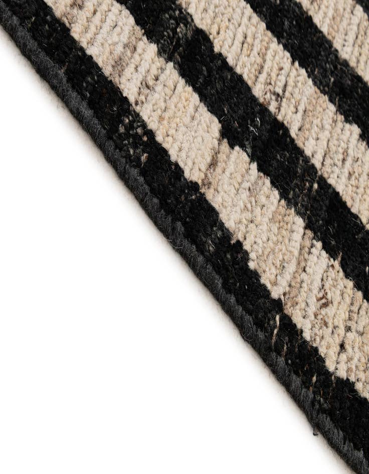 Detail image of  8' 2 x 9' 7  Hand Knotted Darya Wool Rug