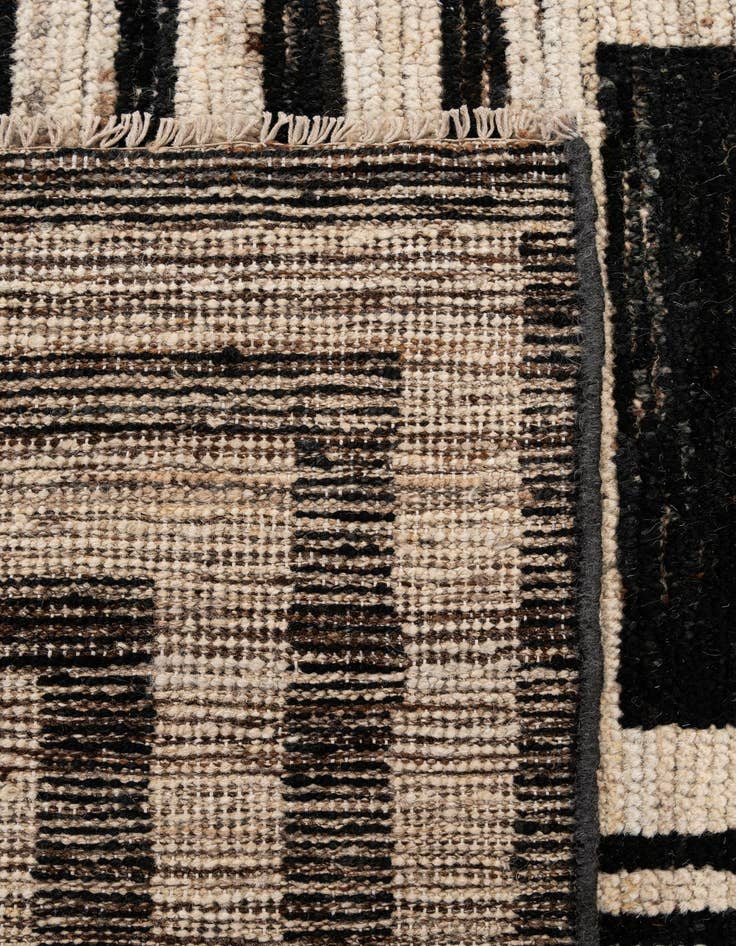 Detail image of  8' 2 x 9' 7  Hand Knotted Darya Wool Rug