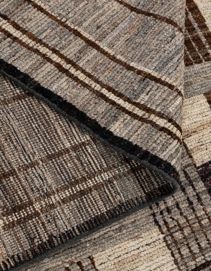 Detail image of  8' 6 x 9' 6  Hand Knotted Darya Wool Rug