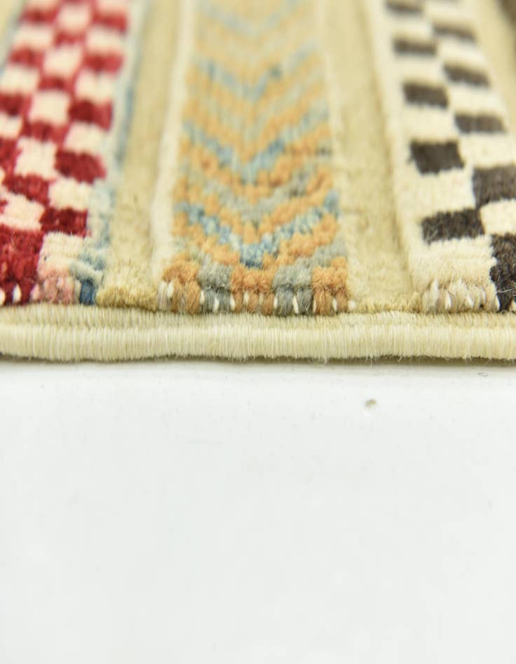 Detail image of  3' 2 x 5'  Hand Knotted Darya Rug