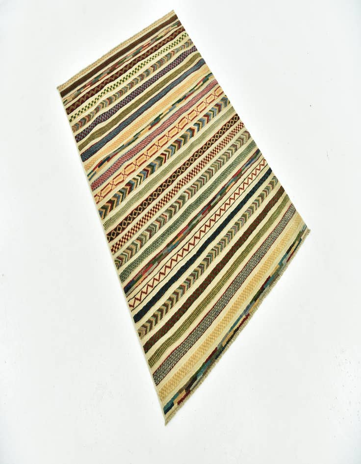 Detail image of  3' 4 x 4' 10  Hand Knotted Darya Rug