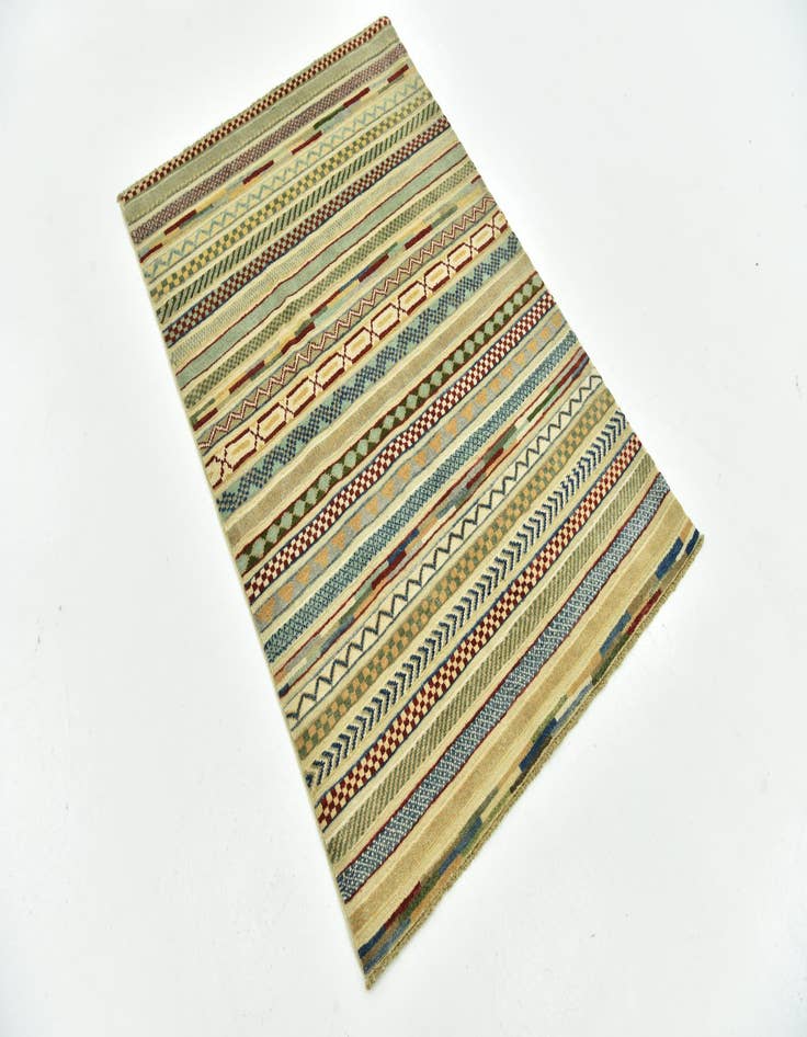 Detail image of  3' 4 x 4' 11  Hand Knotted Darya Rug