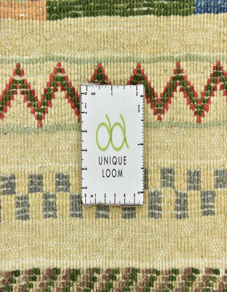 Detail image of  3' 2 x 4' 11  Hand Knotted Darya Rug