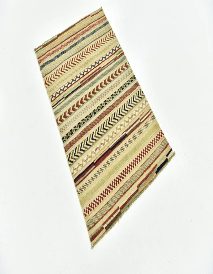 Detail image of  2' 8 x 4' 1  Hand Knotted Darya Rug