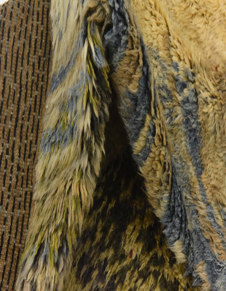 Detail image of  6' 5 x 9' 10  Hand Knotted Darya Wool Rug