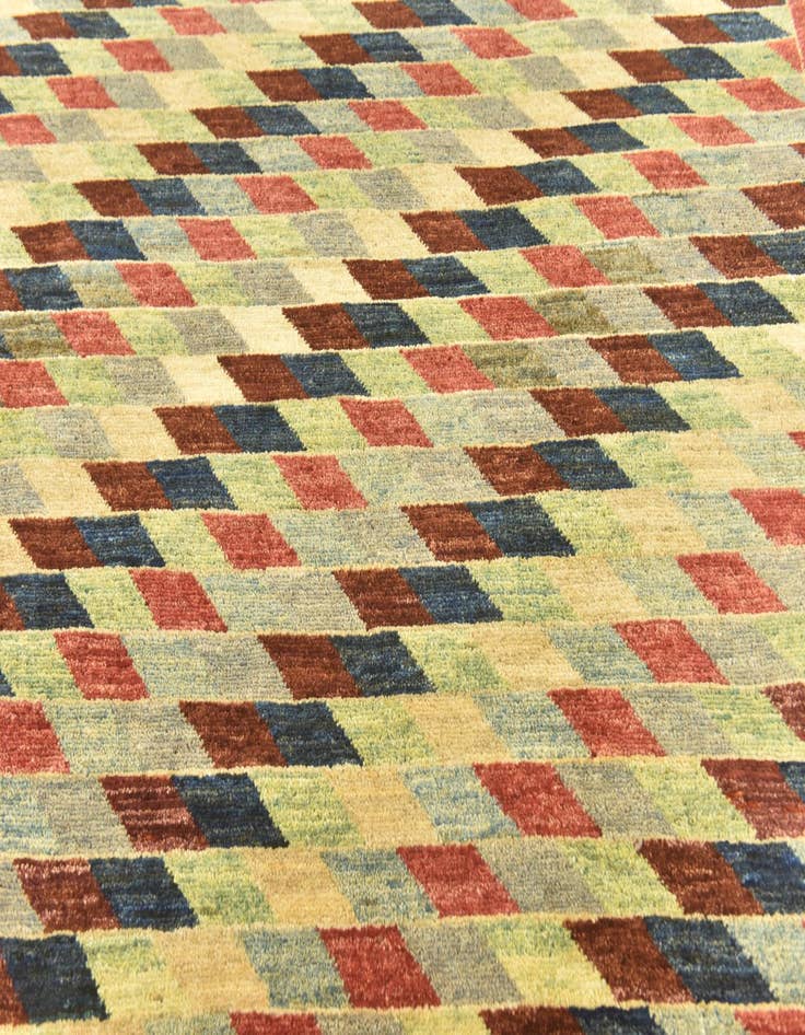 Detail image of  4' 1 x 5' 9  Hand Knotted Darya Oriental Rug