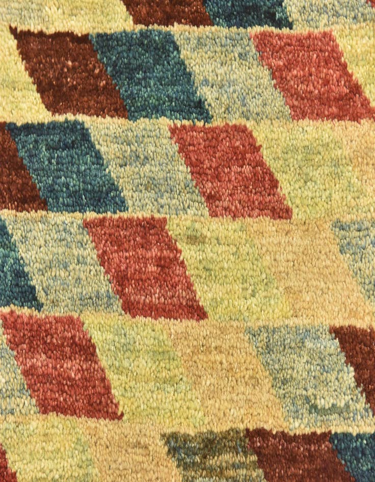 Detail image of  4' 1 x 5' 9  Hand Knotted Darya Oriental Rug