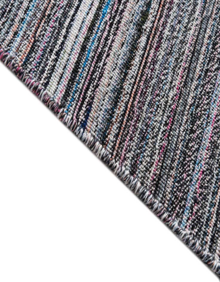 Detail image of  5' 8 x 8'  Hand Knotted Darya Wool Rug