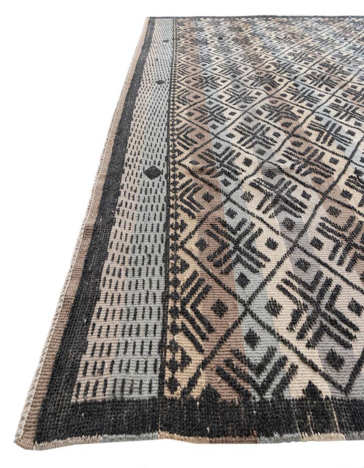 Detail image of  10' x 14' 5  Hand Knotted Darya Wool Rug