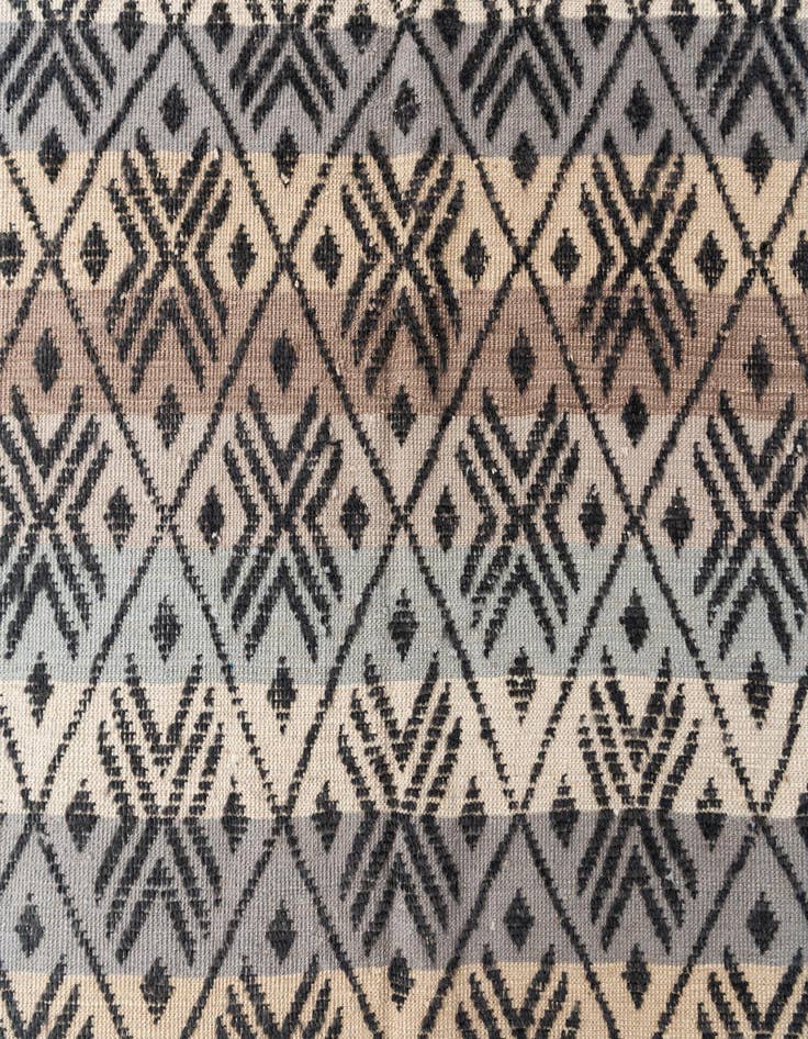 Detail image of  10' x 14' 5  Hand Knotted Darya Wool Rug
