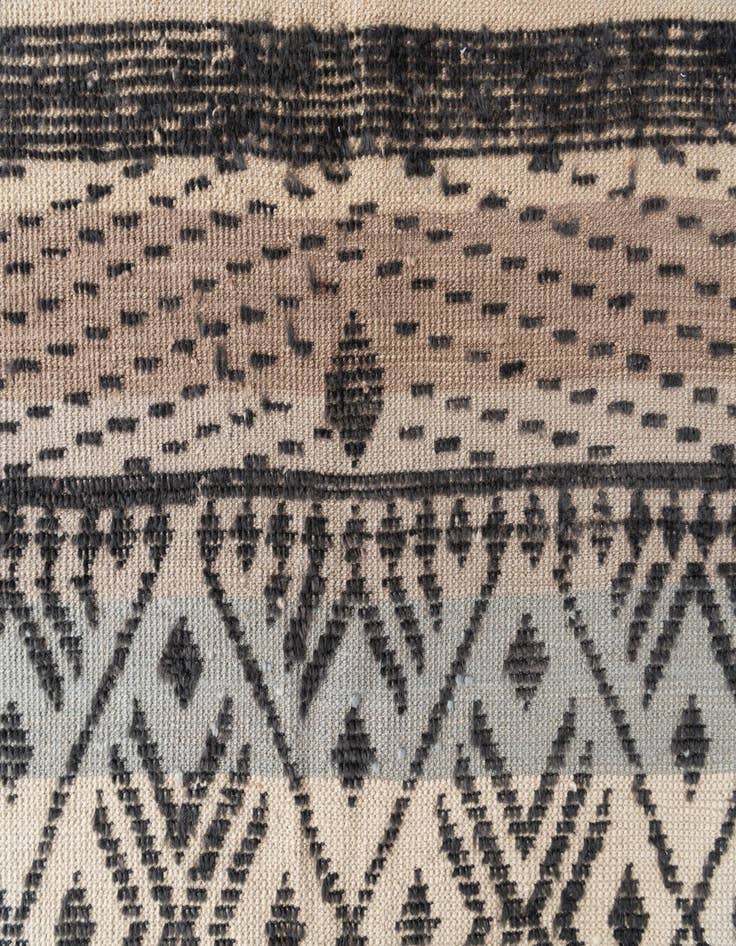 Detail image of  10' x 14' 5  Hand Knotted Darya Wool Rug