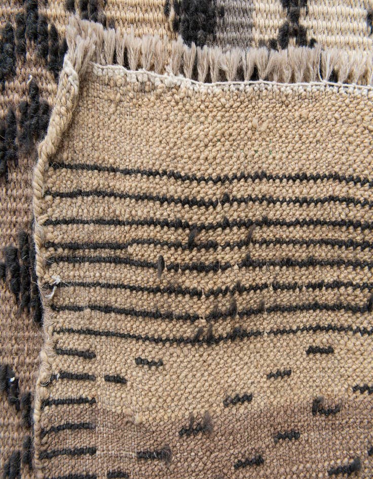 Detail image of  10' x 14' 5  Hand Knotted Darya Wool Rug