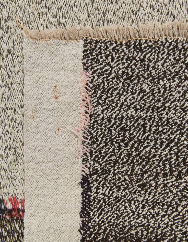 Detail image of  7' x 9' 4  Hand Woven Darya Wool Rug