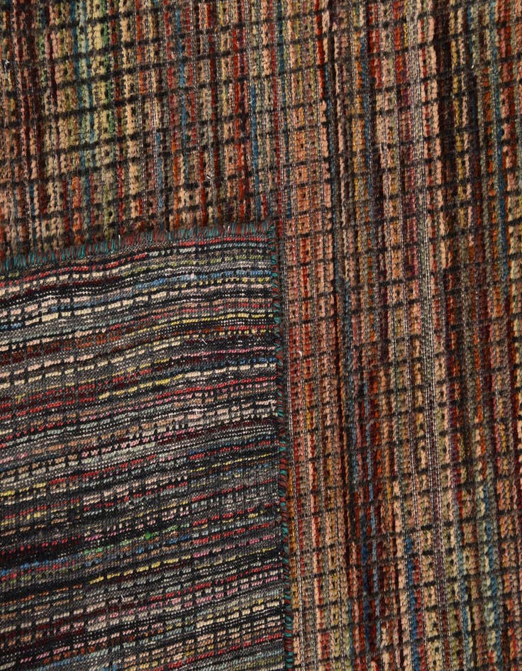 Detail image of  6' 5 x 9' 10  Hand Knotted Darya Wool Rug