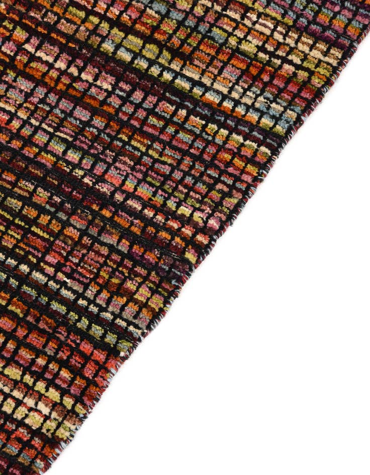 Detail image of  5' 6 x 8' 6  Hand Knotted Darya Wool Rug