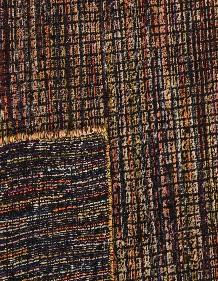 Detail image of  5' x 7' 6  Hand Knotted Darya Wool Rug