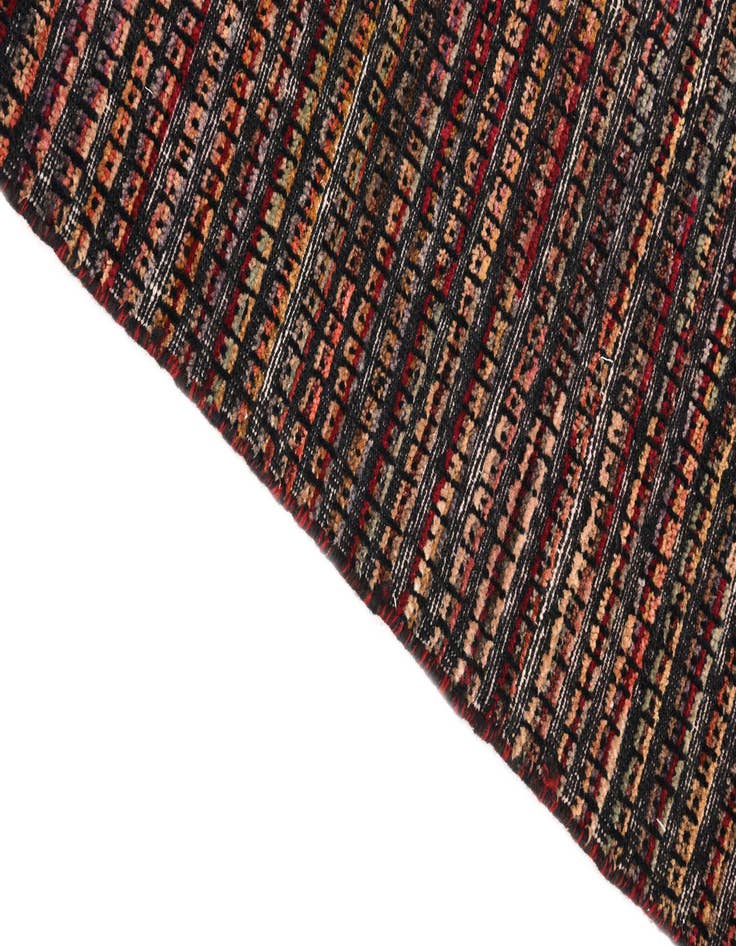 Detail image of  5' 6 x 8'  Hand Knotted Darya Wool Rug