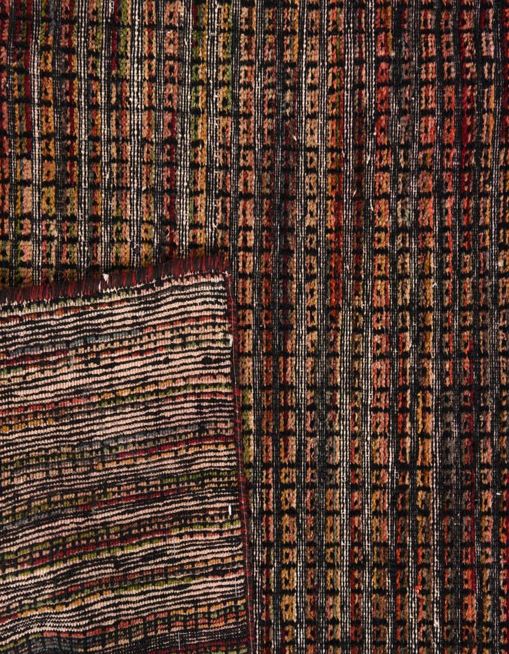 Detail image of  5' 6 x 8'  Hand Knotted Darya Wool Rug